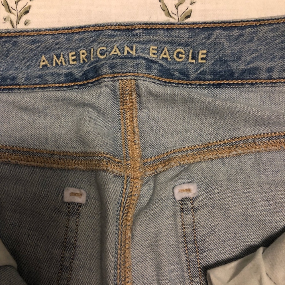 American Eagle Tom Girl Jeans. - Picture 3 of 5